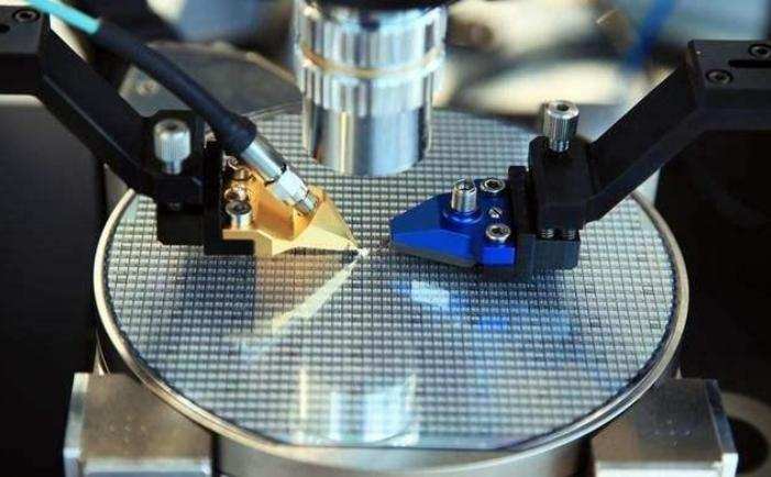 1平方毫米如何集成上亿晶体管？为何造CPU比造原子弹还难